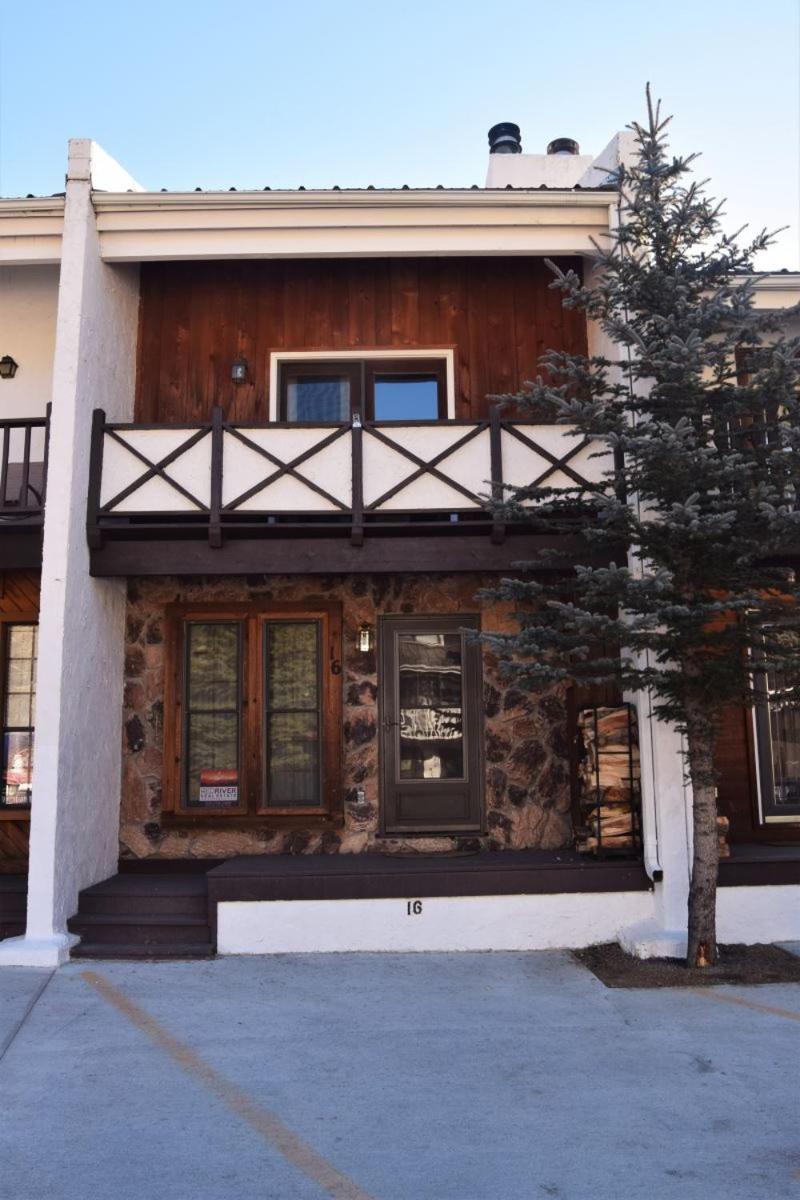 Claim Jumper Townhouse 16 - On The River - Across From The Fishing Ponds - In Town - Near The Ski Area - Fireplace - Wifi - Sate Red River Exteriör bild