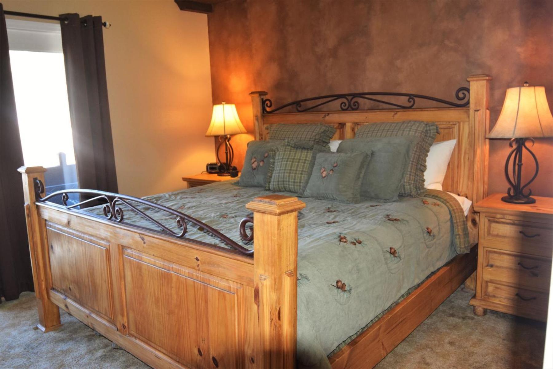 Claim Jumper Townhouse 16 - On The River - Across From The Fishing Ponds - In Town - Near The Ski Area - Fireplace - Wifi - Sate Red River Exteriör bild