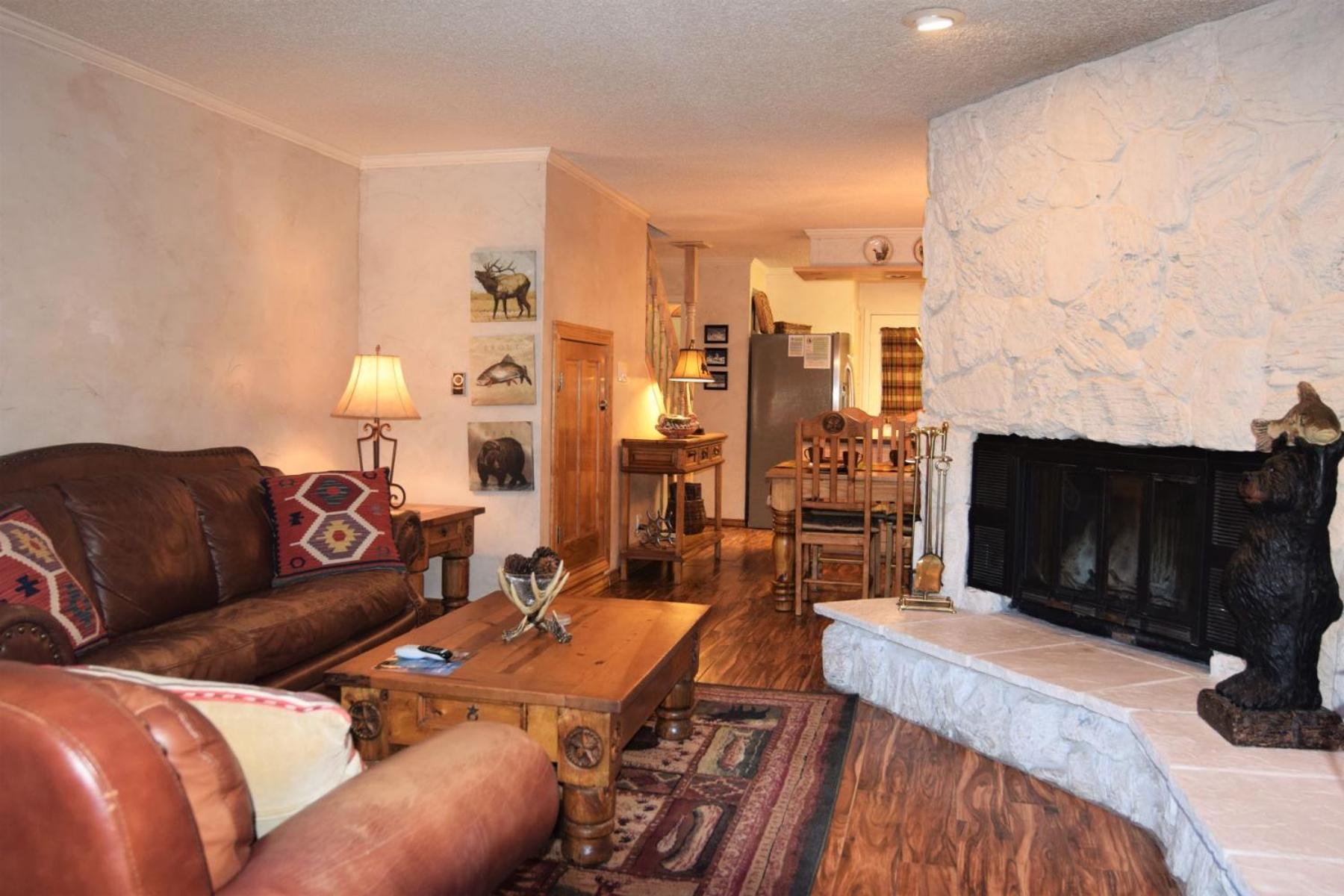 Claim Jumper Townhouse 16 - On The River - Across From The Fishing Ponds - In Town - Near The Ski Area - Fireplace - Wifi - Sate Red River Exteriör bild