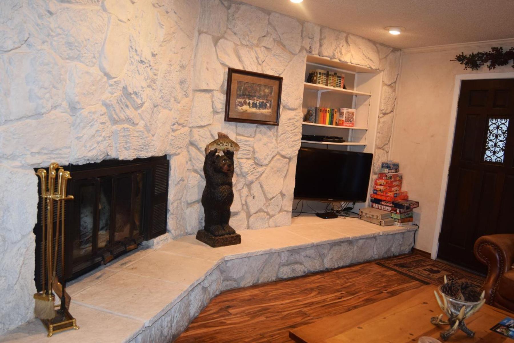 Claim Jumper Townhouse 16 - On The River - Across From The Fishing Ponds - In Town - Near The Ski Area - Fireplace - Wifi - Sate Red River Exteriör bild